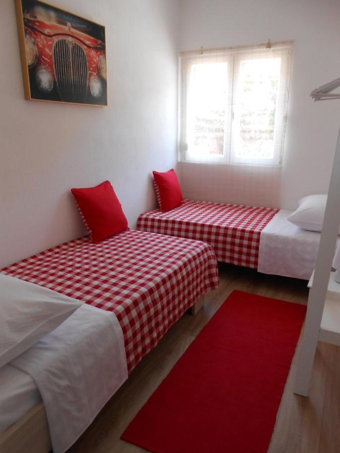 Apartments With A Parking Space Okrug Gornji, Ciovo - 13859 تروغير المظهر الخارجي الصورة