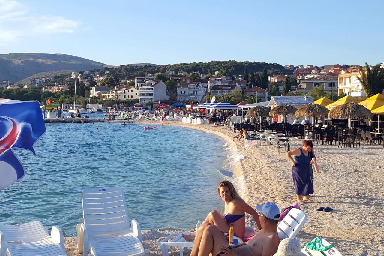 Apartments With A Parking Space Okrug Gornji, Ciovo - 13859 تروغير المظهر الخارجي الصورة
