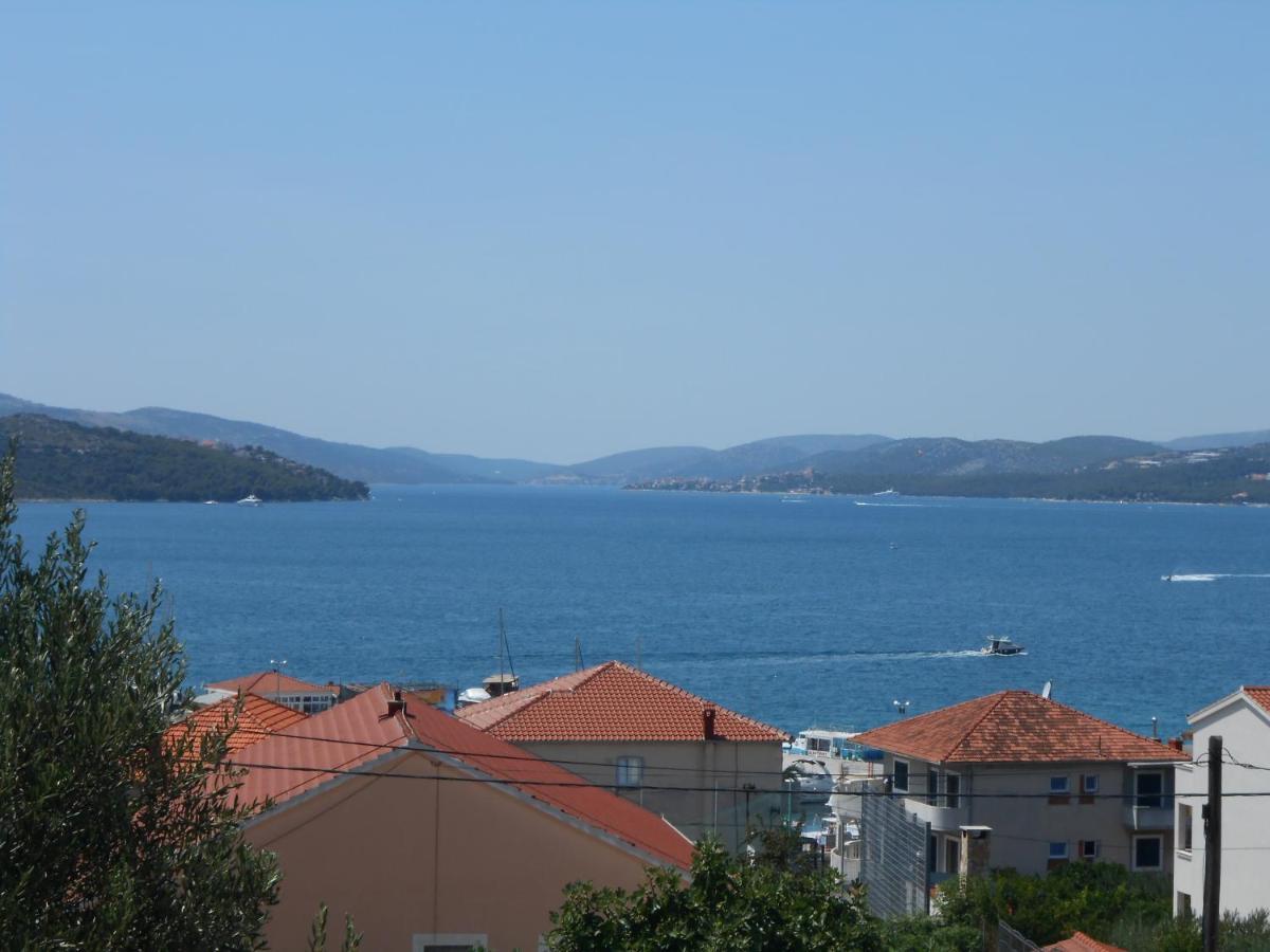 Apartments With A Parking Space Okrug Gornji, Ciovo - 13859 تروغير المظهر الخارجي الصورة