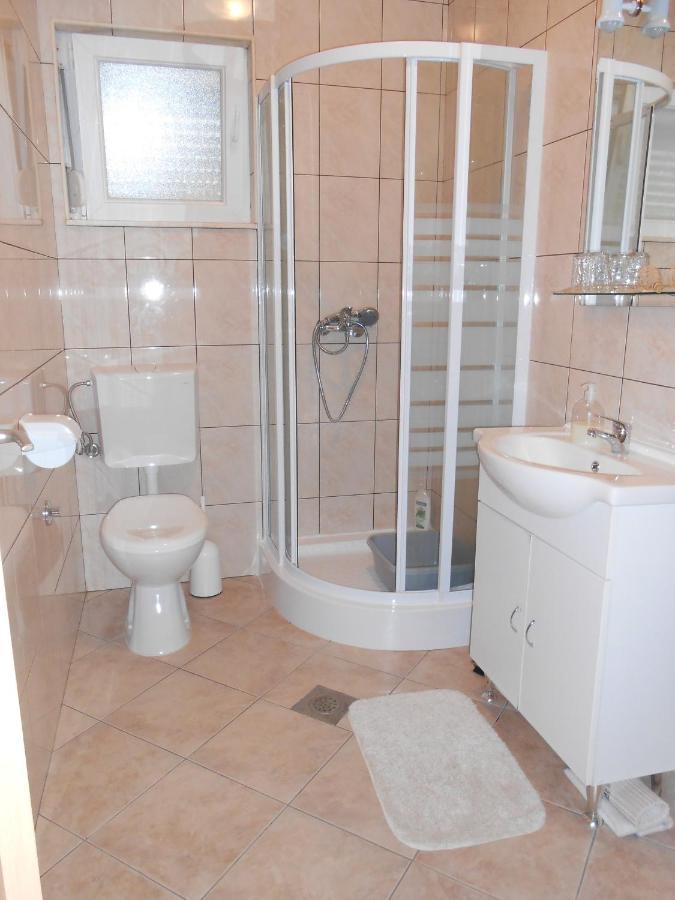 Apartments With A Parking Space Okrug Gornji, Ciovo - 13859 تروغير المظهر الخارجي الصورة