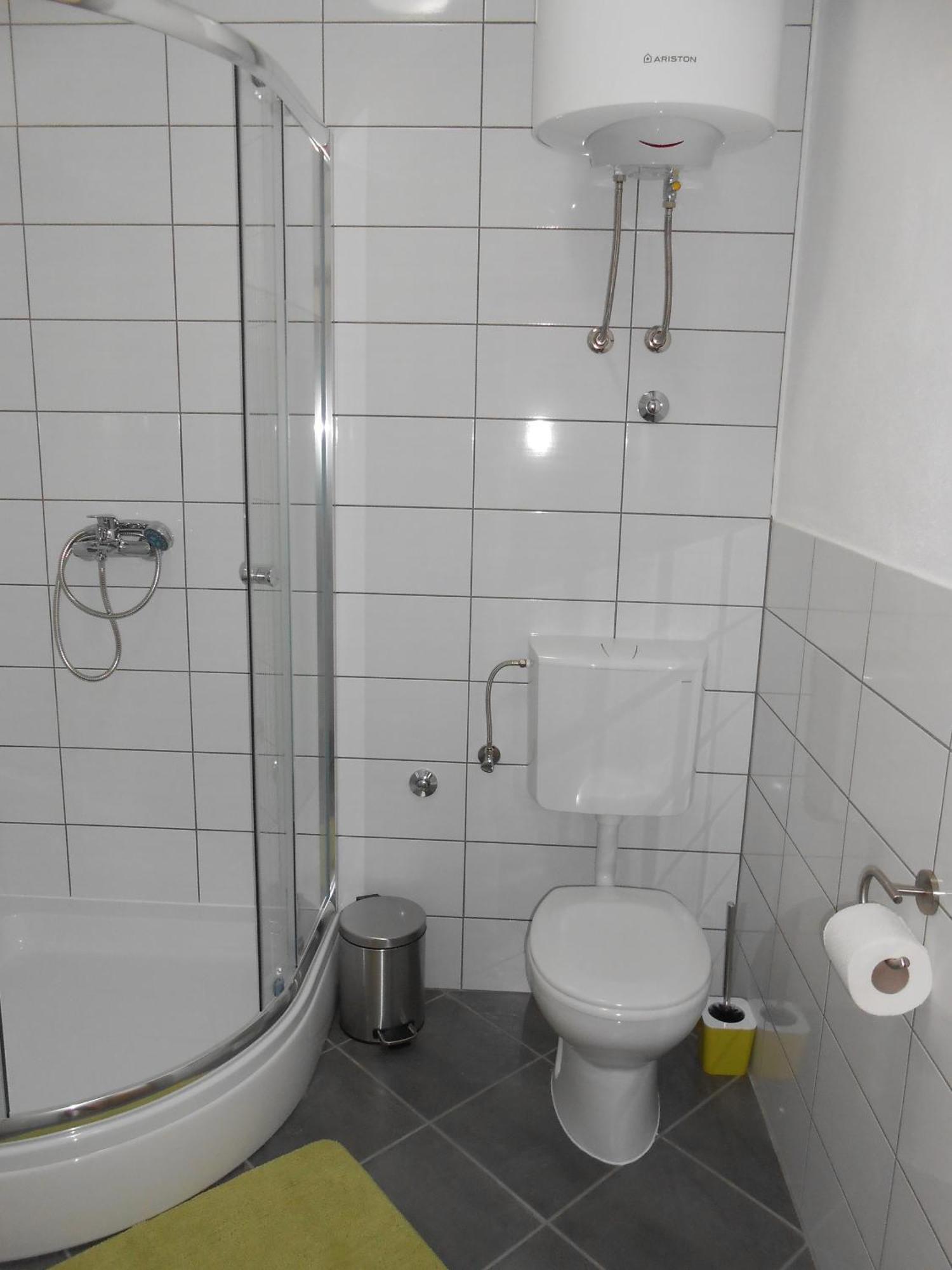 Apartments With A Parking Space Okrug Gornji, Ciovo - 13859 تروغير الغرفة الصورة